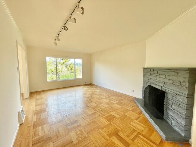 174 Stillings Avenue, San Francisco, CA 94131 photo 3