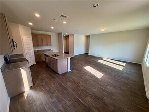 117 Rocky View Ln Andice, TX 78628 photo 4
