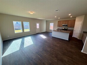 117 Rocky View Ln Andice, TX 78628 photo 3