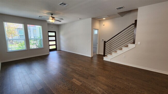 5311 Mulberry Grove Ln Austin, TX 78723 photo 4