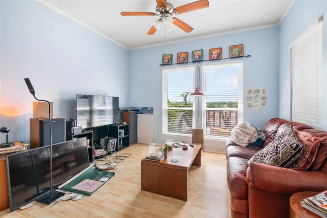 2804 Rio Grande St Austin, TX 78705 photo 4