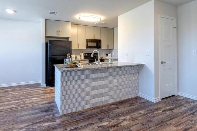 2017 S Cooper St Arlington, TX 76010 photo 3