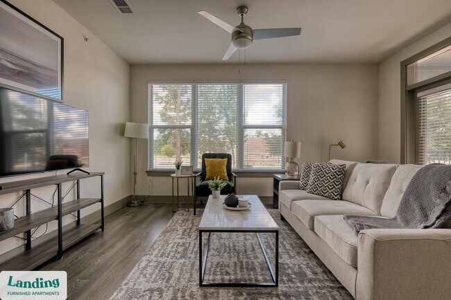300 Enclave Dr Conroe, TX 77384 photo 2
