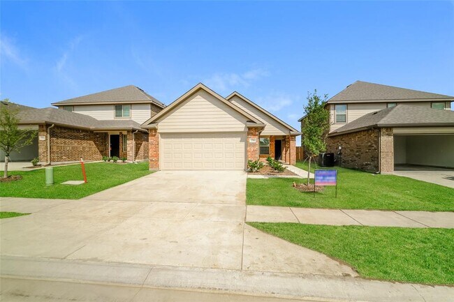 1506 Matthew Drive, Ennis, TX 75119 photo 3