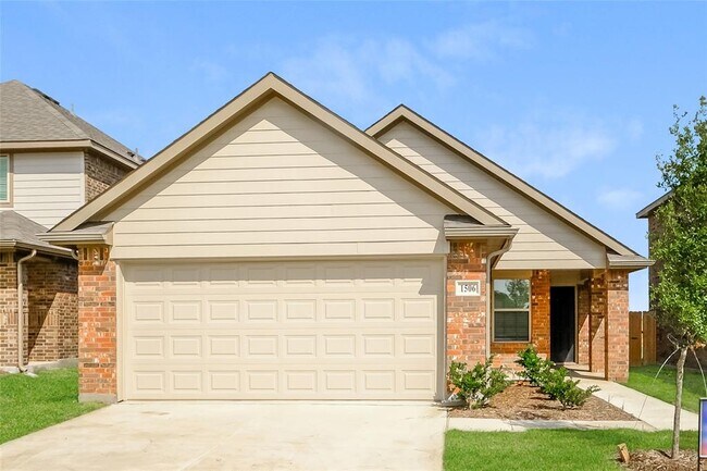 1506 Matthew Drive, Ennis, TX 75119 photo 2