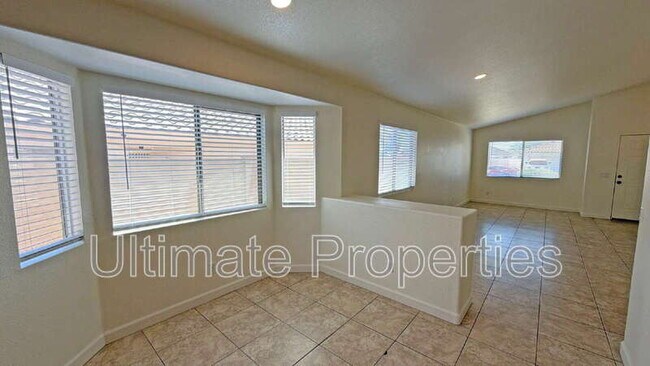 13836 W Lundberg St Surprise, AZ 85374 photo 3