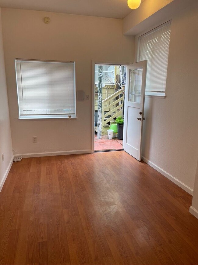1377 9th Avenue, San Francisco, CA 94122 photo 2