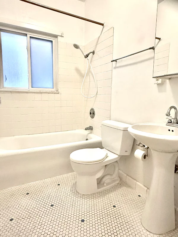2818 Telegraph Ave Berkeley, CA 94705 photo 4