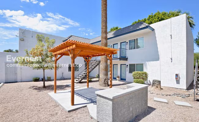 2539 N 48th St Phoenix, AZ 85008 photo 2