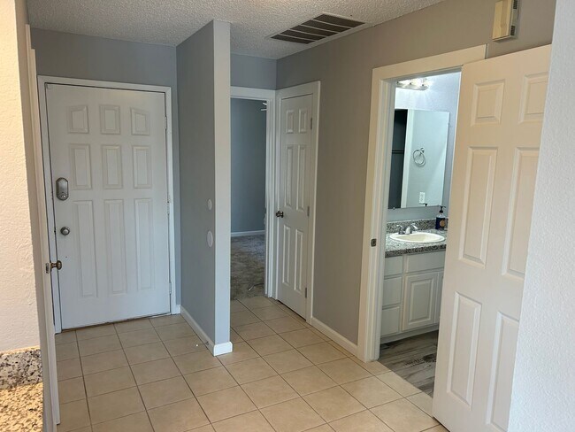 Beautiful Two Bed Two Bath Discovery Bay Home photo 3