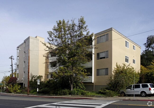 750 Macarthur Boulevard, Oakland, CA 94610 photo 2