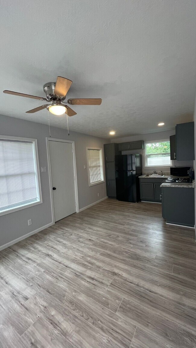 1723 Alta Vista Street, Houston, TX 77023 photo 2