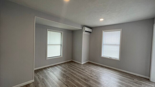 1723 Alta Vista Street, Houston, TX 77023 photo 4