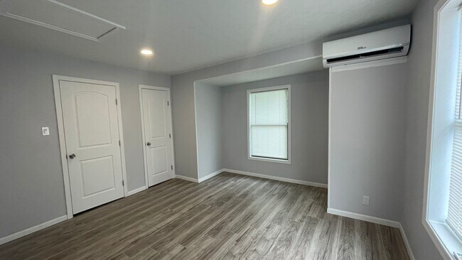 1723 Alta Vista Street, Houston, TX 77023 photo 3