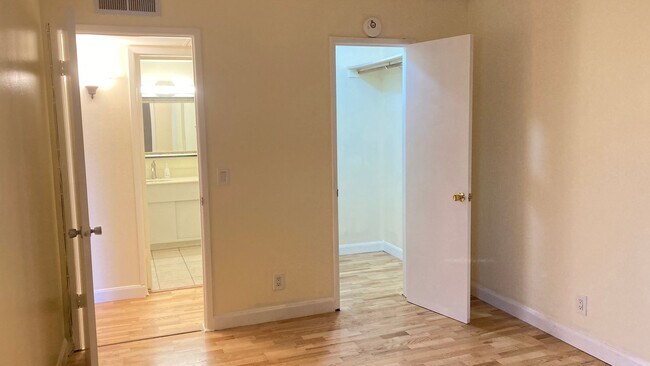 460 N Civic Dr Walnut Creek, CA 94596 photo 5