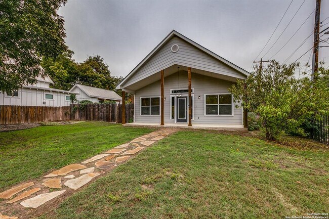1231 Mason St San Antonio, TX 78208 photo 2