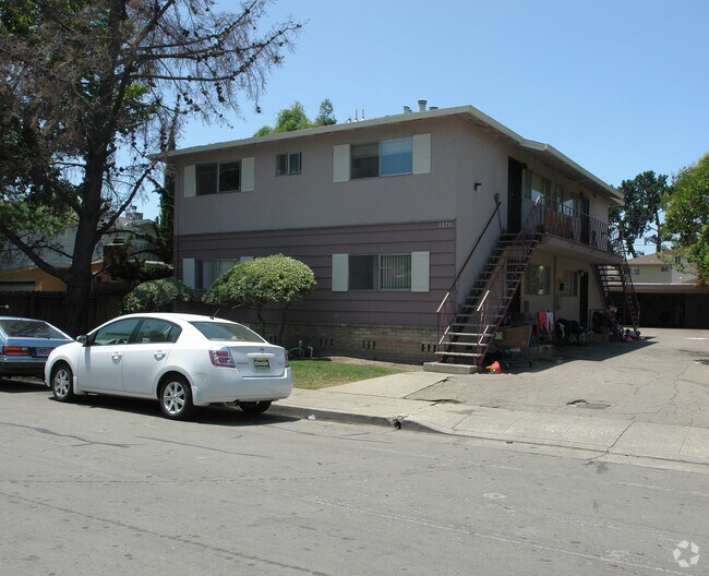 1370 Viaduct Dondera, Santa Clara, CA 95051 photo 2