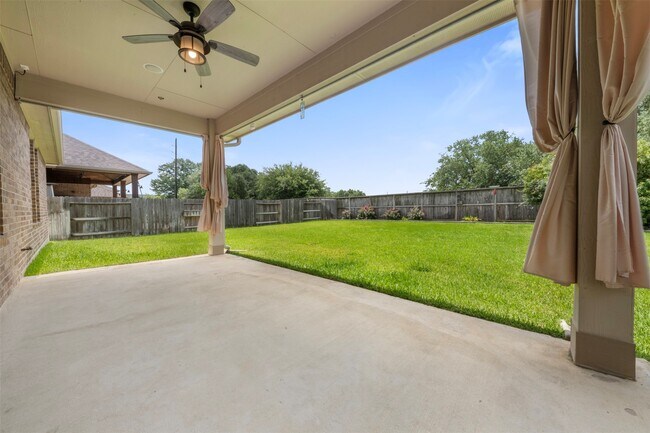 20123 Cascading Falls Boulevard, Cypress, TX 77433 photo 3