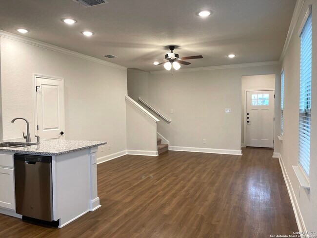 2222 Sandlewood Cv San Antonio, TX 78245 photo 5