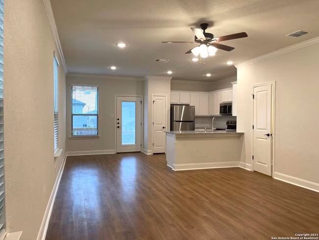 2222 Sandlewood Cv San Antonio, TX 78245 photo 4