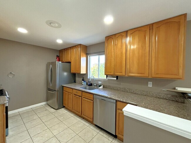 3 Bedroom 2 Bathroom single Story home for rent in Fremont photo 2