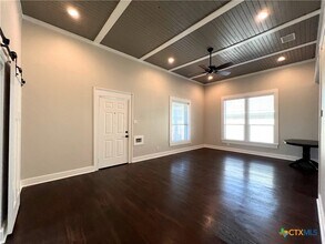 111 N 5th St Temple, TX 76501 photo 4