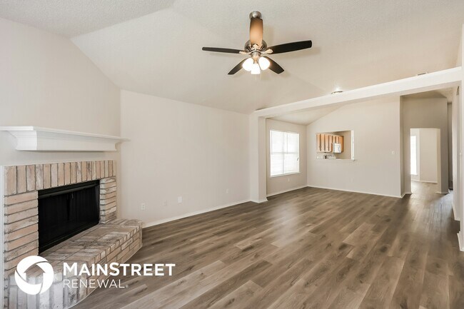10836 Deauville Cir N Fort Worth, TX 76108 photo 3