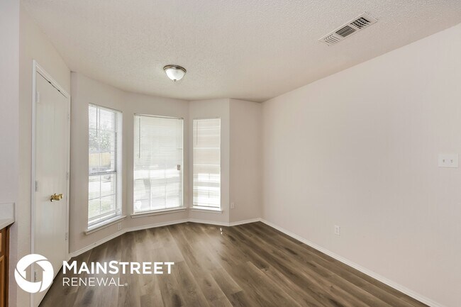 10836 Deauville Cir N Fort Worth, TX 76108 photo 5