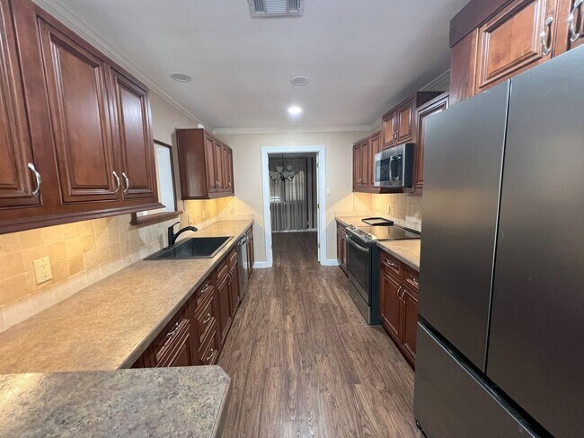 208 Shelmar Drive, Euless, TX 76039 photo 3