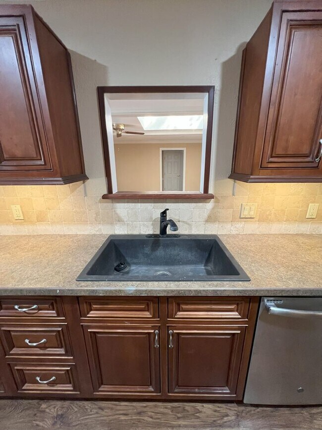 208 Shelmar Drive, Euless, TX 76039 photo 5