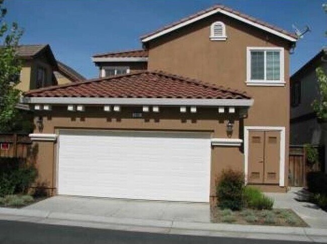 Beautiful 4 Bedroom, 2.5 Bath Mountain House Home photo 3