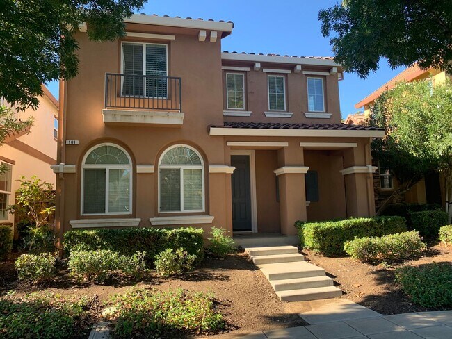 Beautiful 4 Bedroom, 2.5 Bath Mountain House Home photo 2
