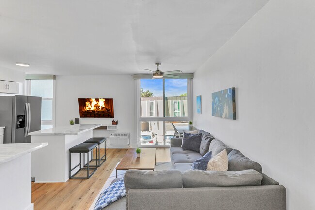 3050 Rue D’Orleans San Diego, CA 92110 photo 2