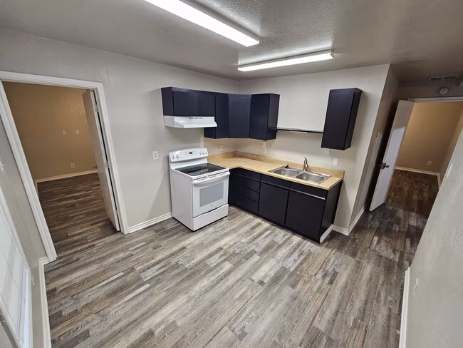 811 S 21st St Temple, TX 76504 photo 4
