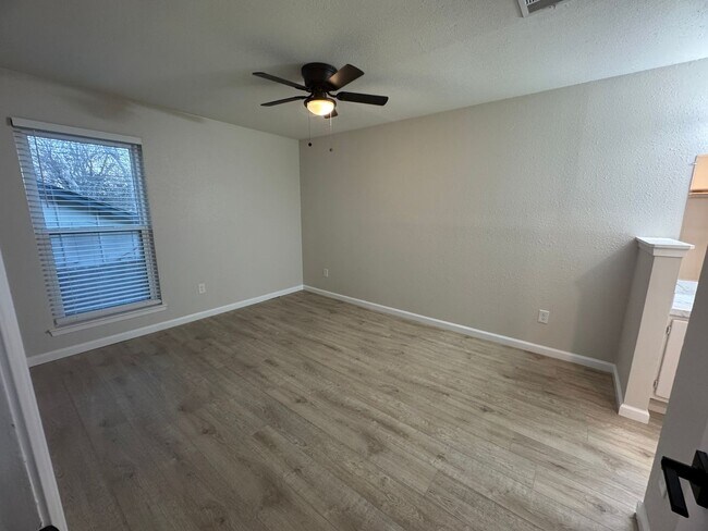 1809 Prairie Knoll Ct Austin, TX 78758 photo 5