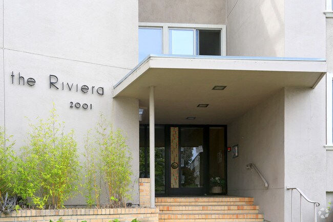 Riviera photo 3