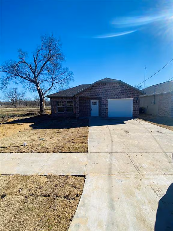 4309 Spencer St Greenville, TX 75401 photo 2
