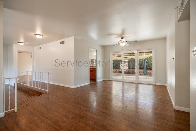510 Redondo Dr N photo 4