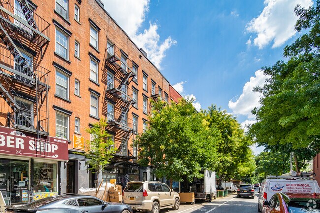 203 E 4th St New York, NY 10009 photo 4