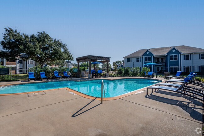 Stonecreek Apartments photo 2
