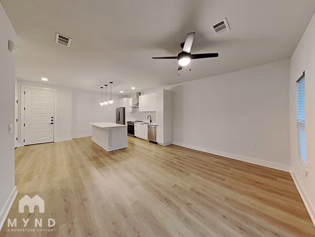 2500 Longview St Austin, TX 78705 photo 4