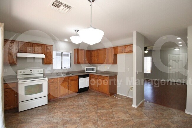 12433 West Aster Drive, El Mirage, AZ 85335 photo 4