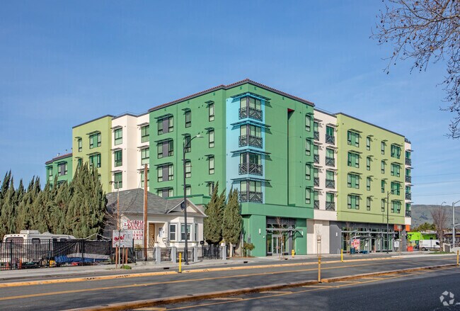 Quetzal Gardens Apartments photo 3