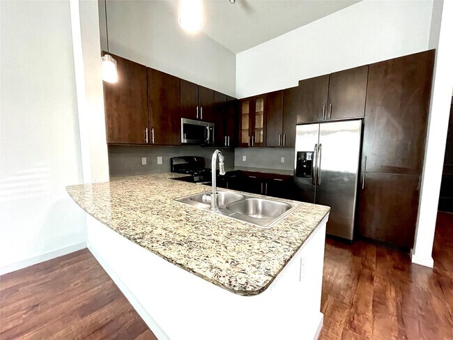 2525 McCue Rd Houston, TX 77056 photo 5
