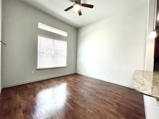 2525 McCue Rd Houston, TX 77056 photo 2