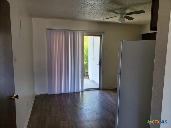 209 Oak Trail Dr Harker Heights, TX 76548 photo 5