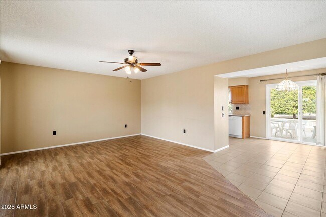 10528 W Tumblewood Dr Sun City, AZ 85351 photo 5