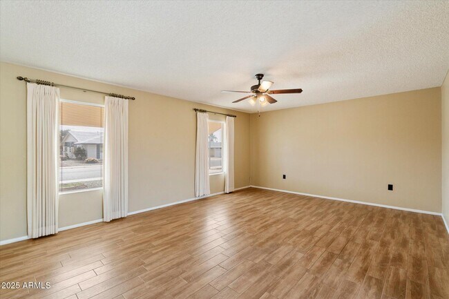 10528 W Tumblewood Dr Sun City, AZ 85351 photo 4