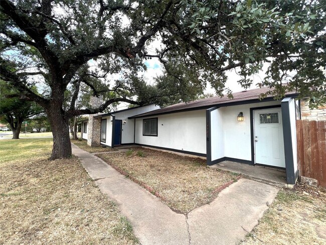 10407 Burmaster Ln Austin, TX 78750 photo 2