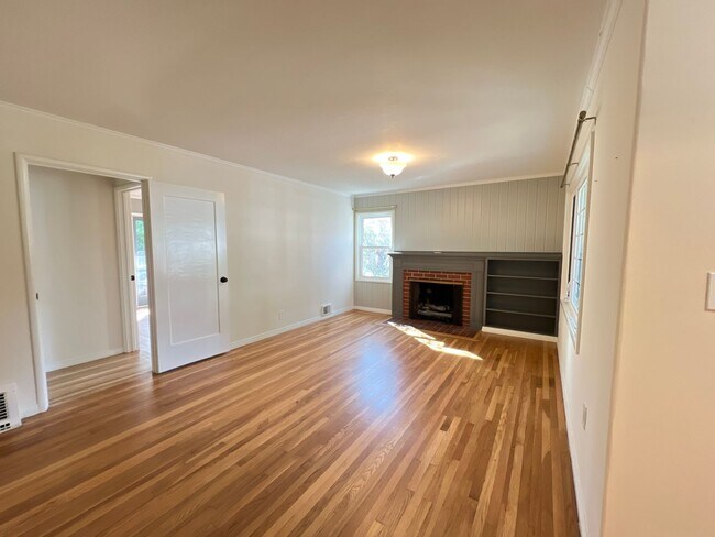 130 Marlow Drive, Oakland, CA 94605 photo 4
